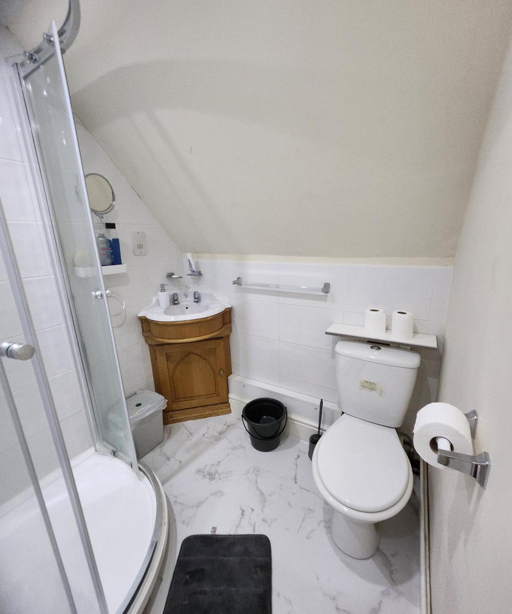 Stylish Modern 1-Bed Apartment In Prime Solihull Town Centre Room photo